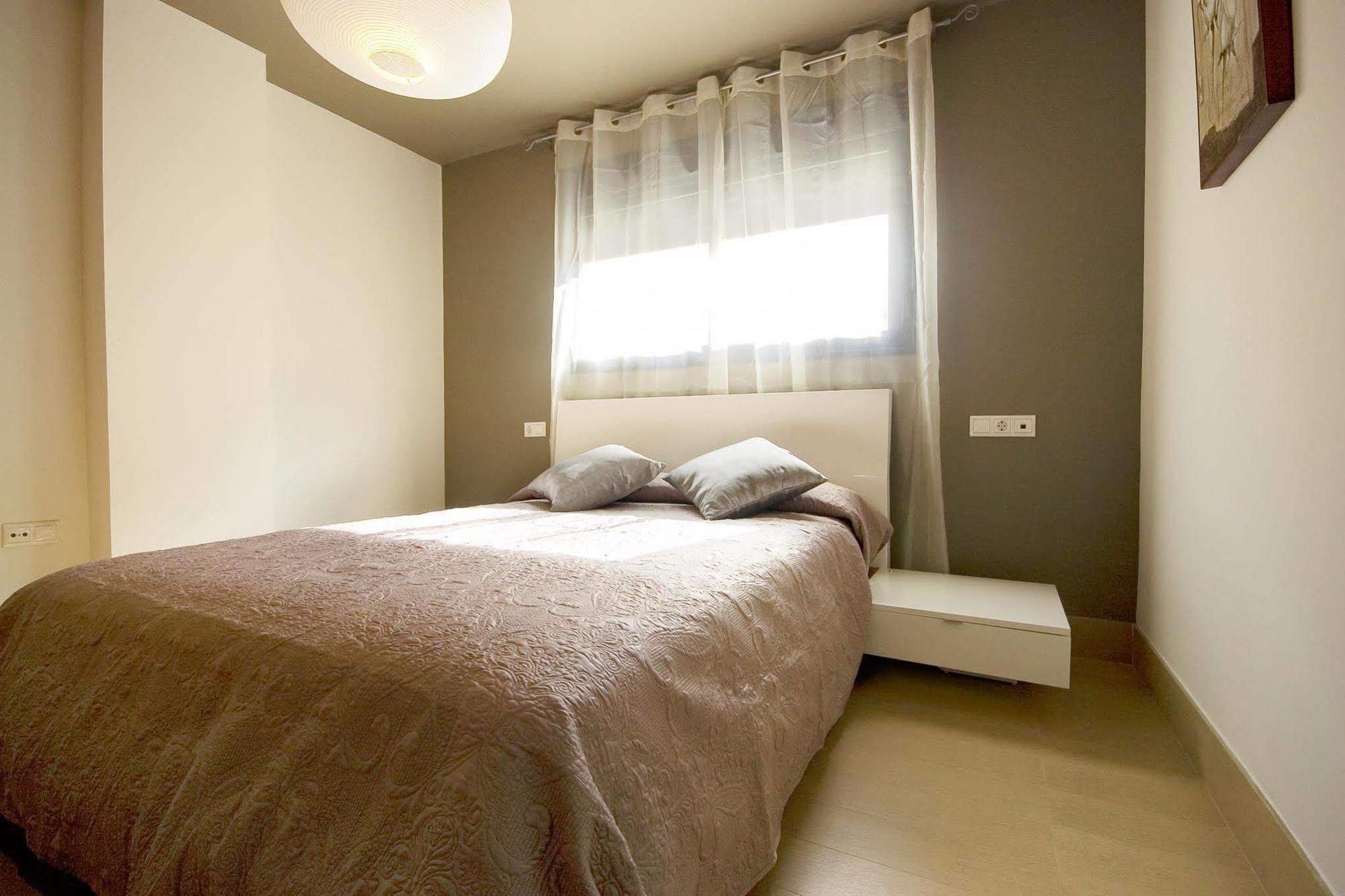 Apartamentos 16:9 Suites Almeria Exterior photo